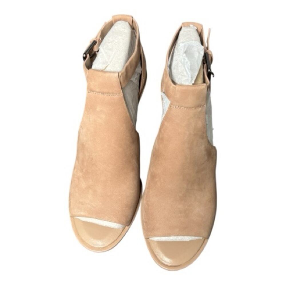 Vince Camuto Tan Leather Peep Toe Booties Buckle Strap 7โ Heel 9